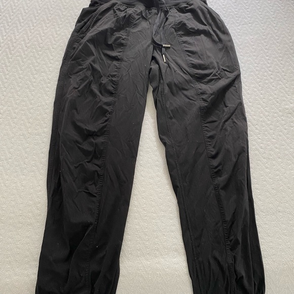 Dance studio LULULEMON joggers size 4 - Picture 1 of 4